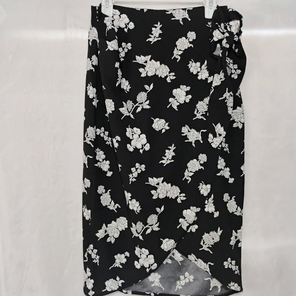 LOFT Outlet Black‎ White Floral Wrap Midi Skirt Side Tie Size Small NWT X
